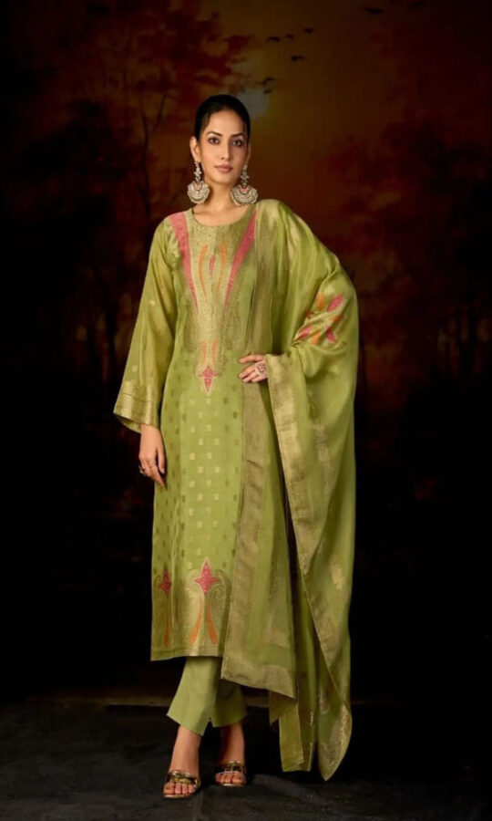 UNSTITCHED BANGLORY SILK JACQUARD SUIT WITH HANDWORK